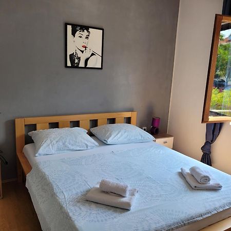 Apartmani Vini Хвар Екстериор снимка