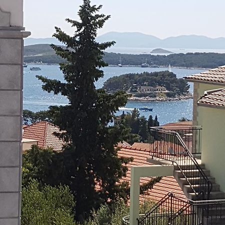 Apartmani Vini Хвар Екстериор снимка