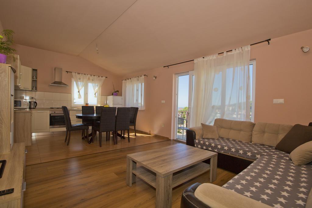 Apartmani Vini Хвар Екстериор снимка