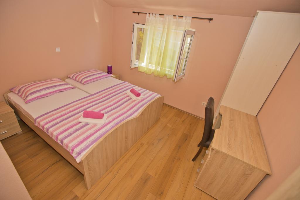 Apartmani Vini Хвар Екстериор снимка