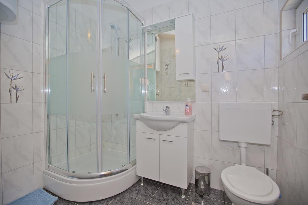 Apartmani Vini Хвар Екстериор снимка